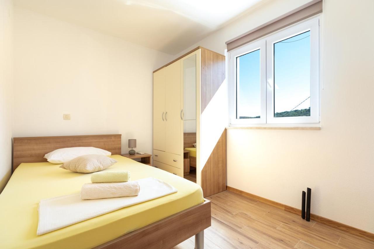Holiday Home Lydia 斯拉汀 外观 照片